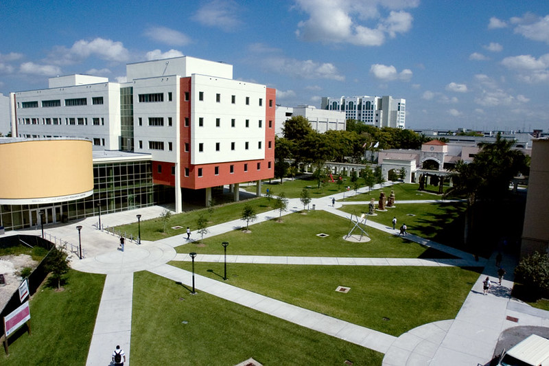 Telkom University Jakarta dan Dunia Industri